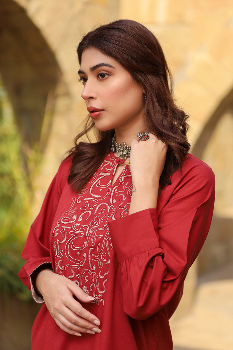 maroon shirt