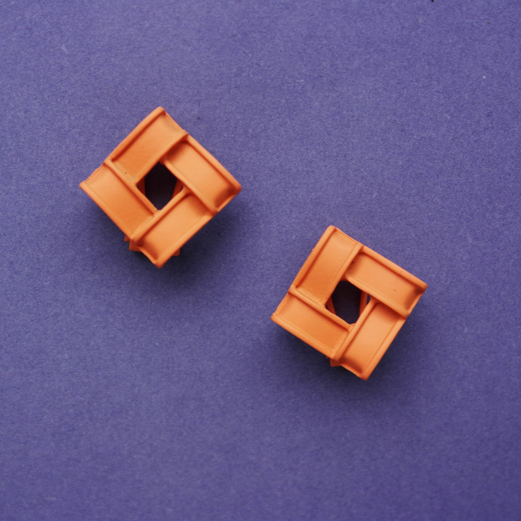 MAZE STUDS TANGO