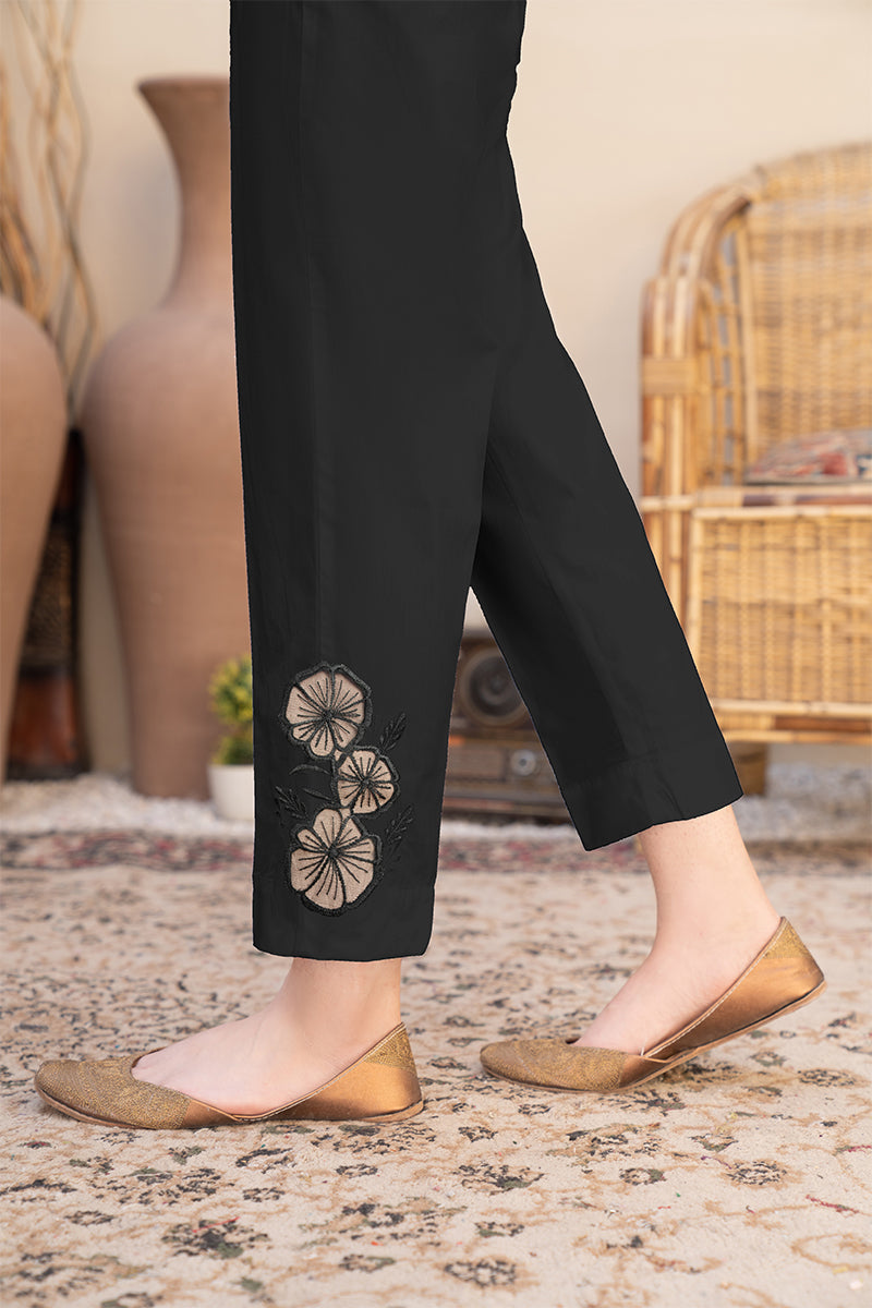 Pin by 🅐🅛🅘 🅛🅐🅢🅗🅐🅡🅘 on cloth trouser | Women trousers design,  Womens pants design, Plazzo designs